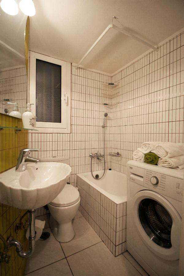 Ferienwohnung Luxury Flat In Kolonaki, 3' Metro Athen Exterior foto