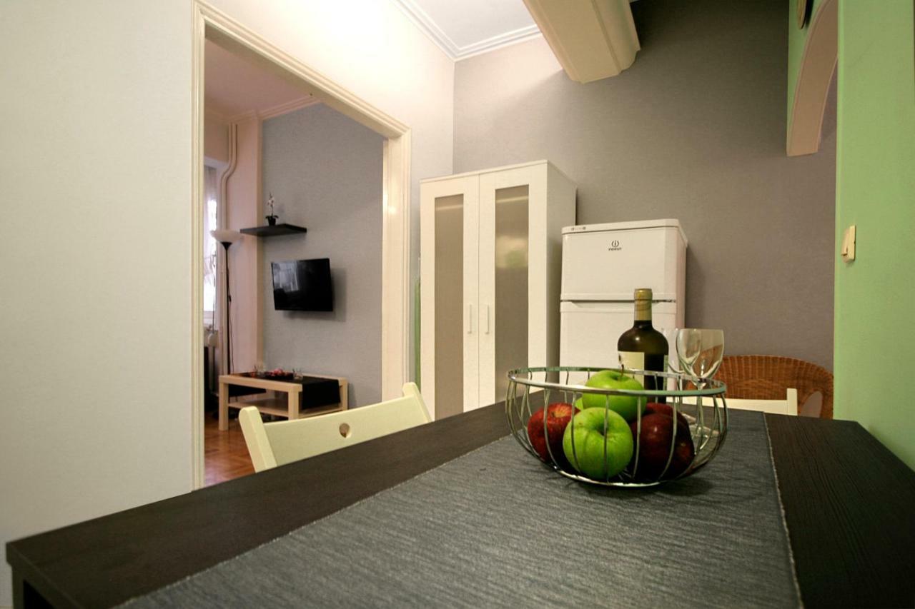 Ferienwohnung Luxury Flat In Kolonaki, 3' Metro Athen Exterior foto